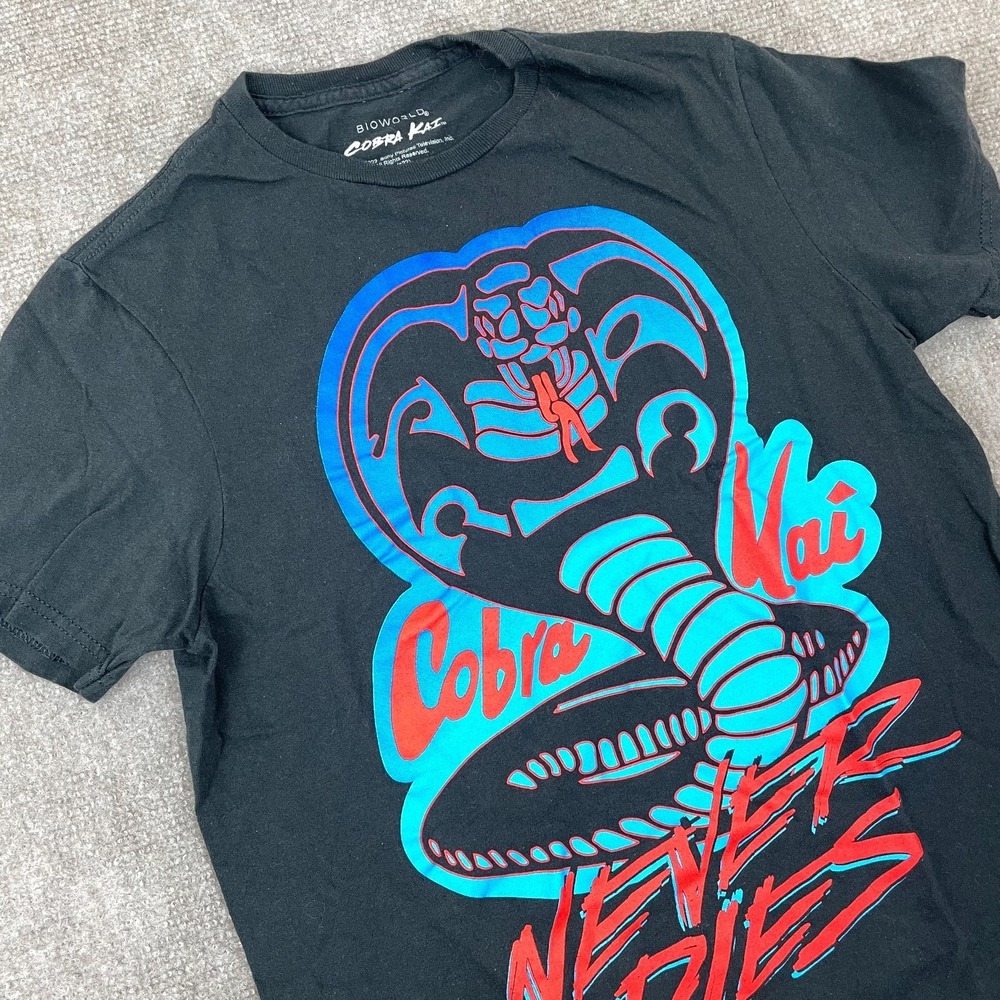 Bioworld T Shirt Men Small Black Cobra Kai Never Dies Movie Graphic Print Cotton